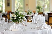 Savoir-Vivre et Étiquette à la Française Savoir-Vivre et Étiquette à la Française